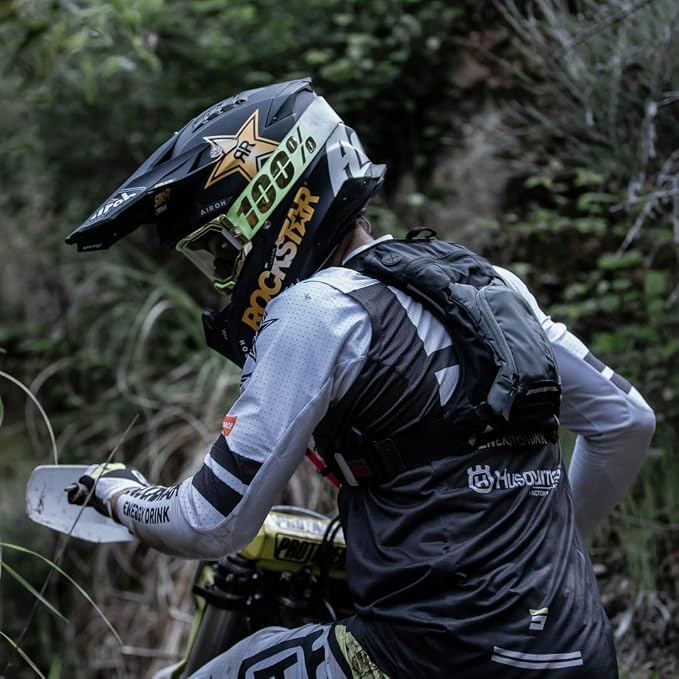 USWE Outlander Hydration Pack - Image 10