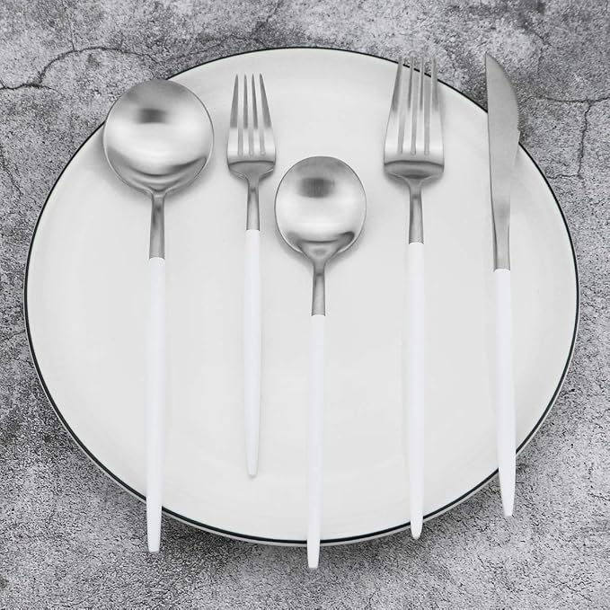 Gugrida 5-Piece Matte Silver Stainless Steel Satin Finish Flatware Set - Image 6