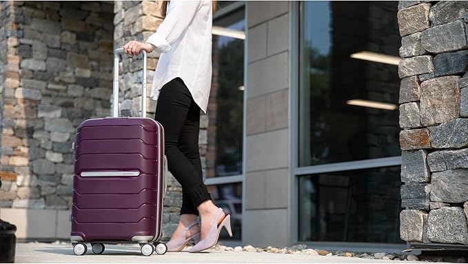 Samsonite Freeform 24-Inch Medium Luggage - Image 2